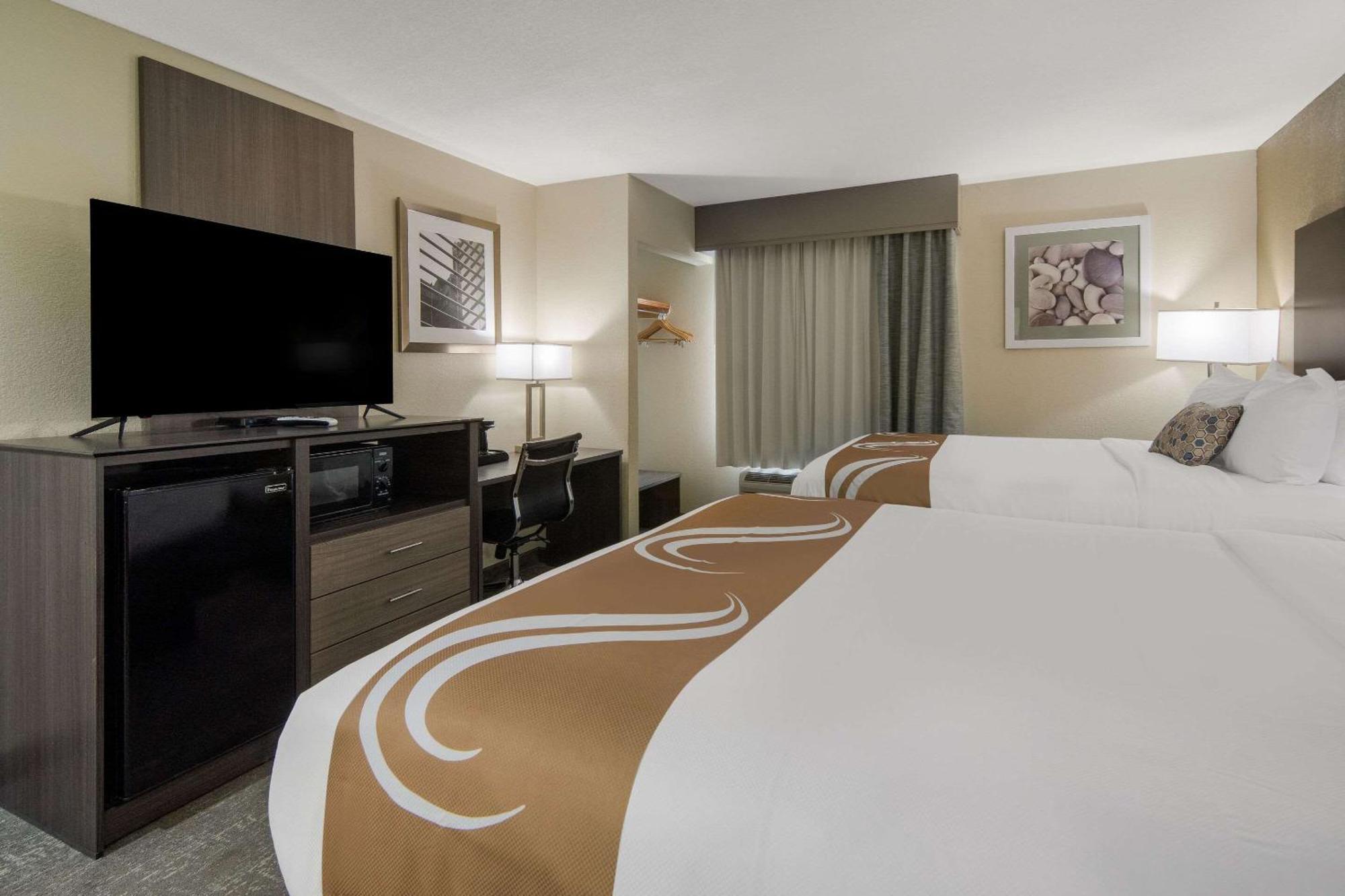 Quality & - Worth North 3* Roanoke