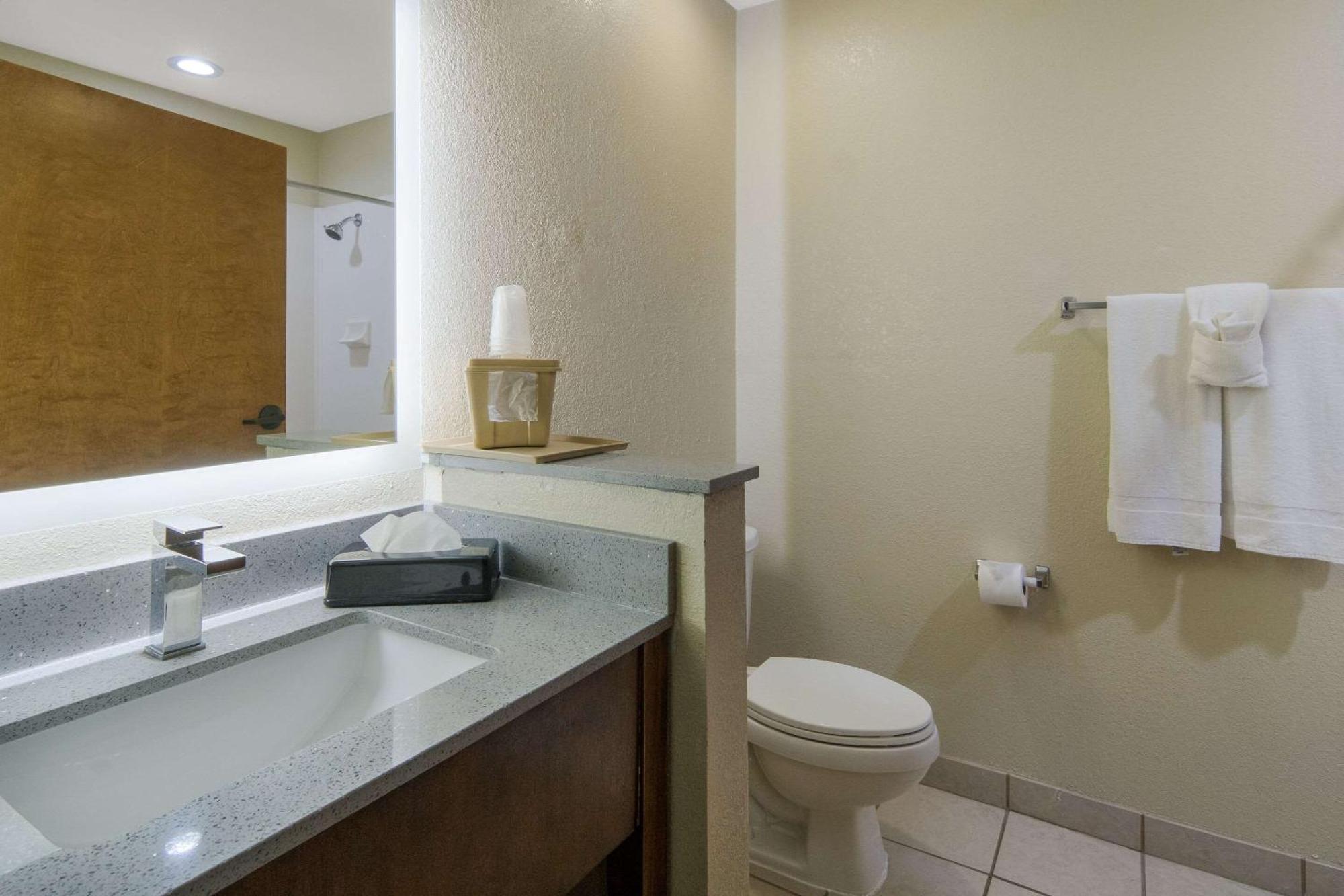 Quality & - Worth North Hotel Roanoke