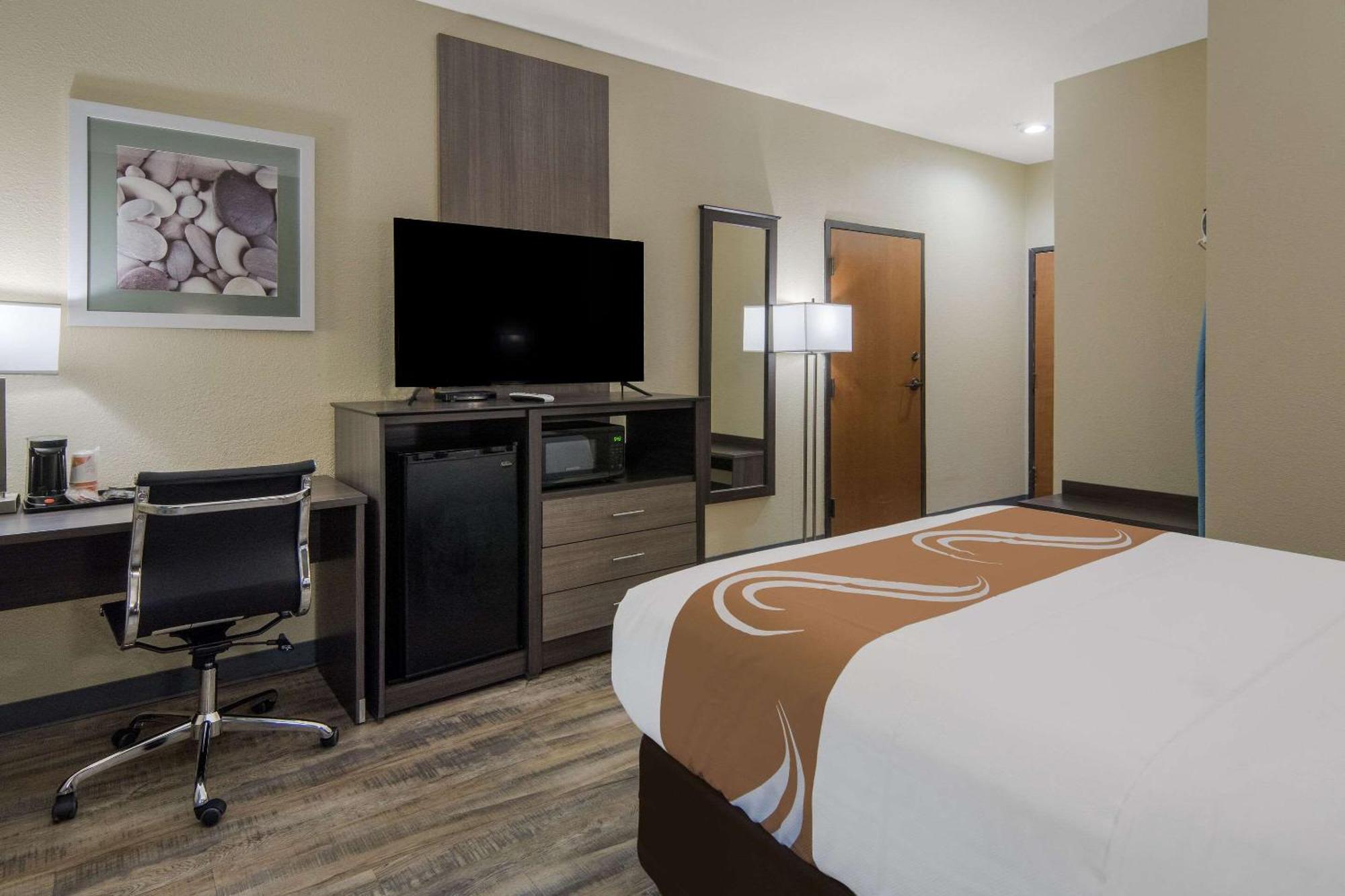 Hotel Quality & - Worth North Roanoke